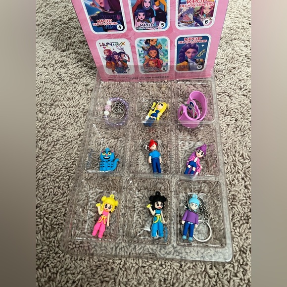 KPOP Demon Hunters Surprise Toy Set | Figures, Charms & Accessories | Ages 3+ - Picture 5 of 6
